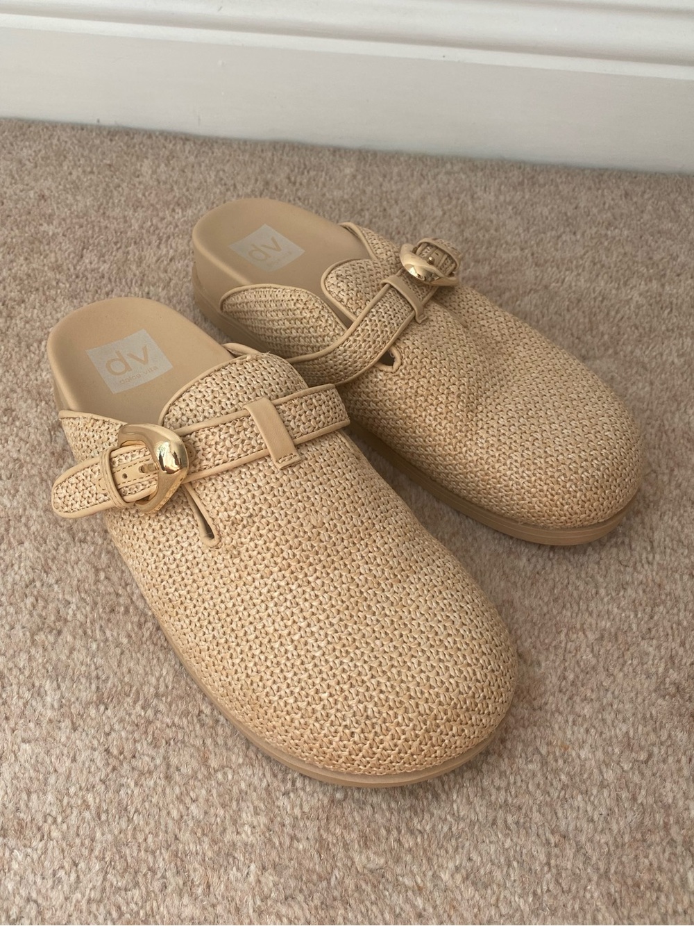 Dolce Vita Woven Slide-On Clogs Mules w/ Gold Buckle Tan Beige Sz 8.5 Summer